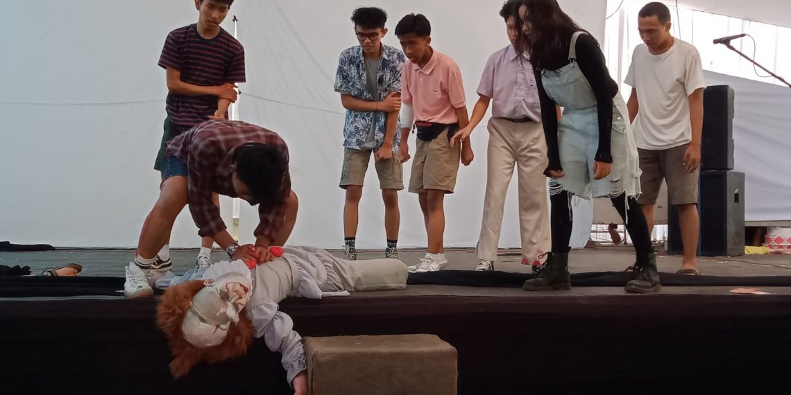 Ciamik, Penampilan Siswa Armidale English dalam Teror Badut