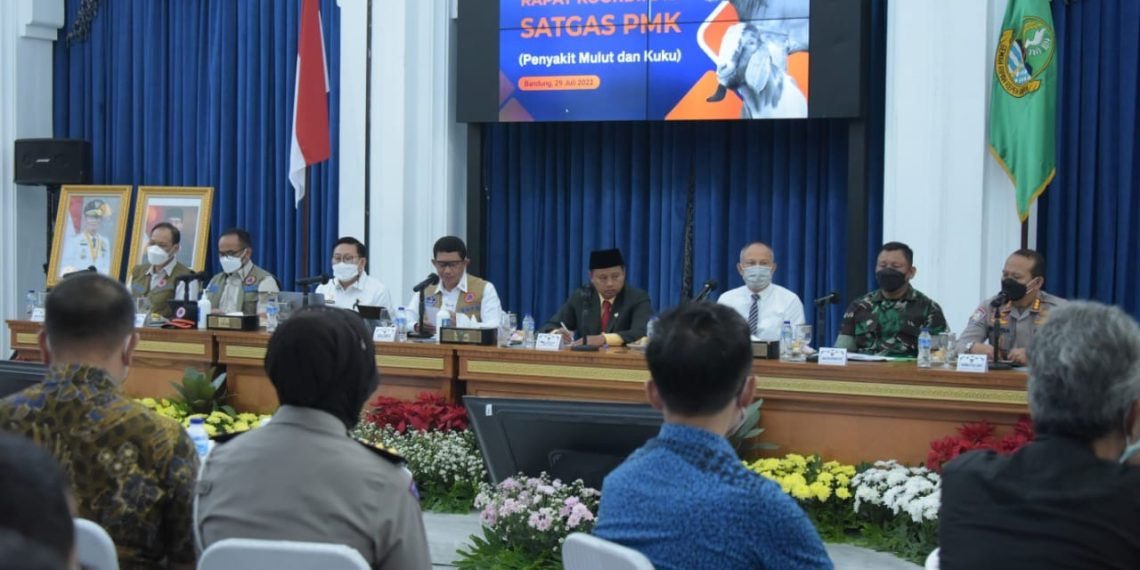 Penyebaran Menurun Siginifikan, Vaksinasi Terus Jalan