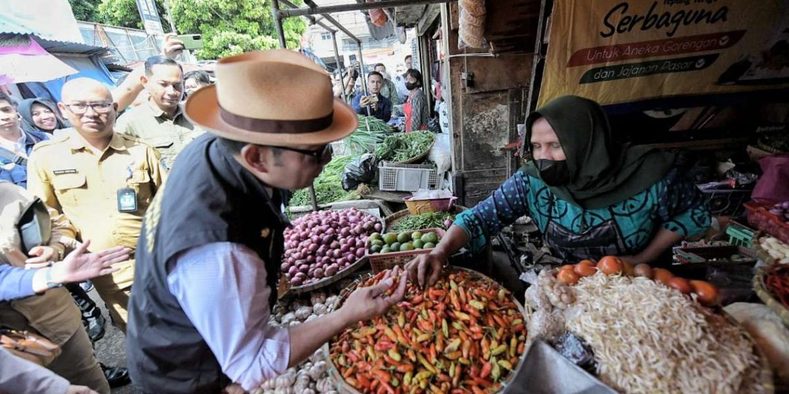 Gubernur Ridwan Kamil Pantau Harga dan Suplai Pangan di Pasar Kiaracondong, Disiapkan tiga langkah strategis jika terjadi kenaikan harga tak wajar