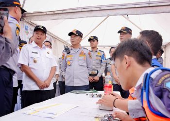 Wagub Jabar meninjau posko lebaran pemantauan arus balik di Posko Cihuni Kadungora Kab. Garut, Rabu (26/4)
