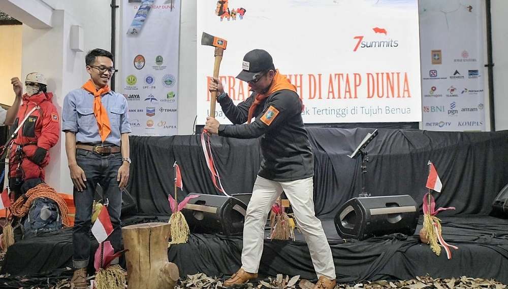 Gubernur Ridwan Kamil Sambut Baik Peluncuran Buku Merah Putih di Atap Dunia