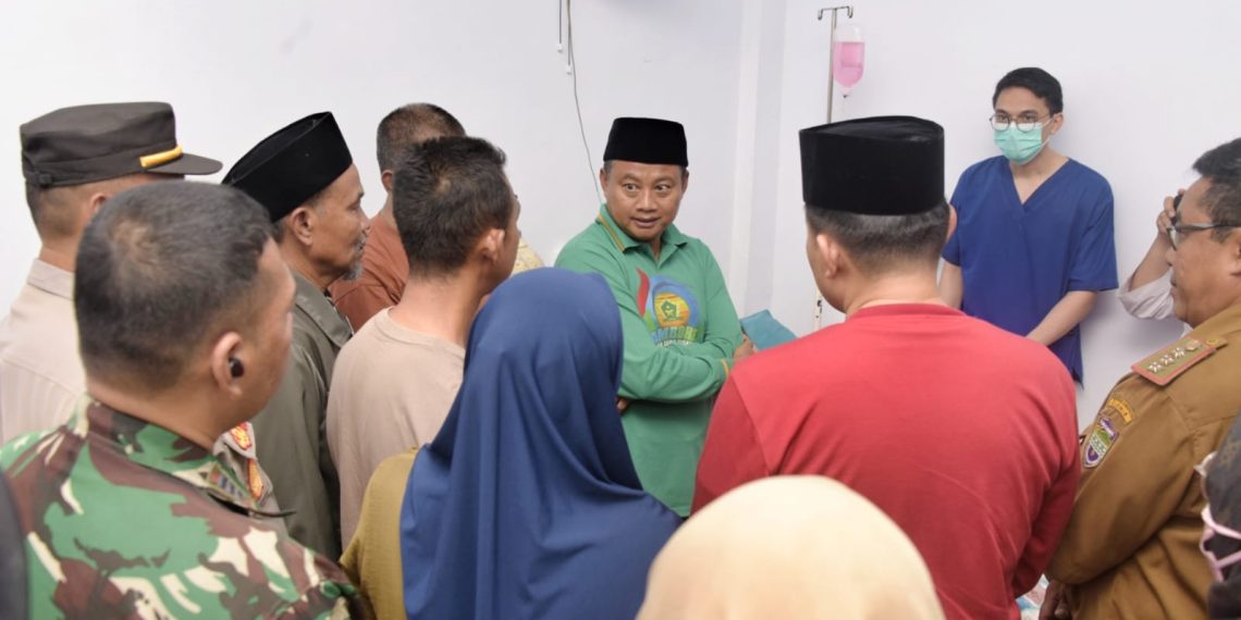 Uu Ruzhanul Jenguk Siswi SMK di Ciamis yang Diserang Orang Tak Dikenal