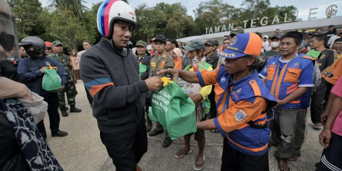 BUBOS 7 1,4 Juta Rantang Makanan Dibagikan kepada Warga Tak Mampu