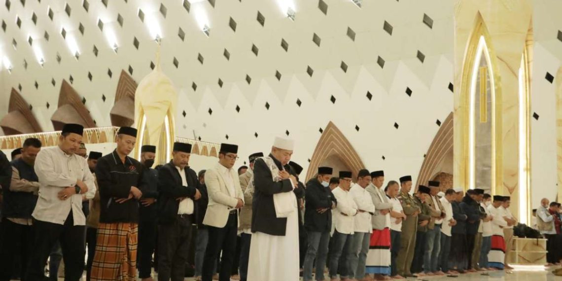 Salat Idulfitri Tingkat Provinsi Jawa Barat Diselenggarakan di Masjid Raya Al Jabbar