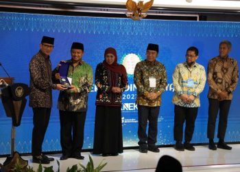 Pemdaprov Jabar Terima Lima Penghargaan Anugerah Adinata Syariah 2023