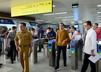 Presiden Joko Widodo Jajaki LRT Jabodebek