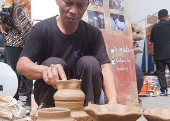 Gerabah Plered Purwakarta DIpamerkan di KKJ-PKJB