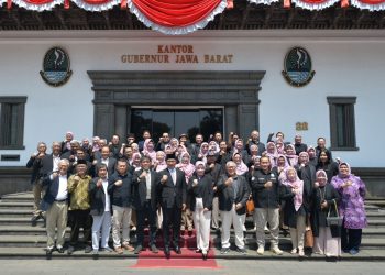 Lantik ISKI Jabar, Ridwan Kamil Ingatkan Tantangan di Era Disrupsi Teknologi