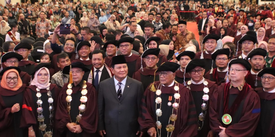 Prabowo Subianto: Wisudawan UKRI Harus Jadi Pemimpin Sejati