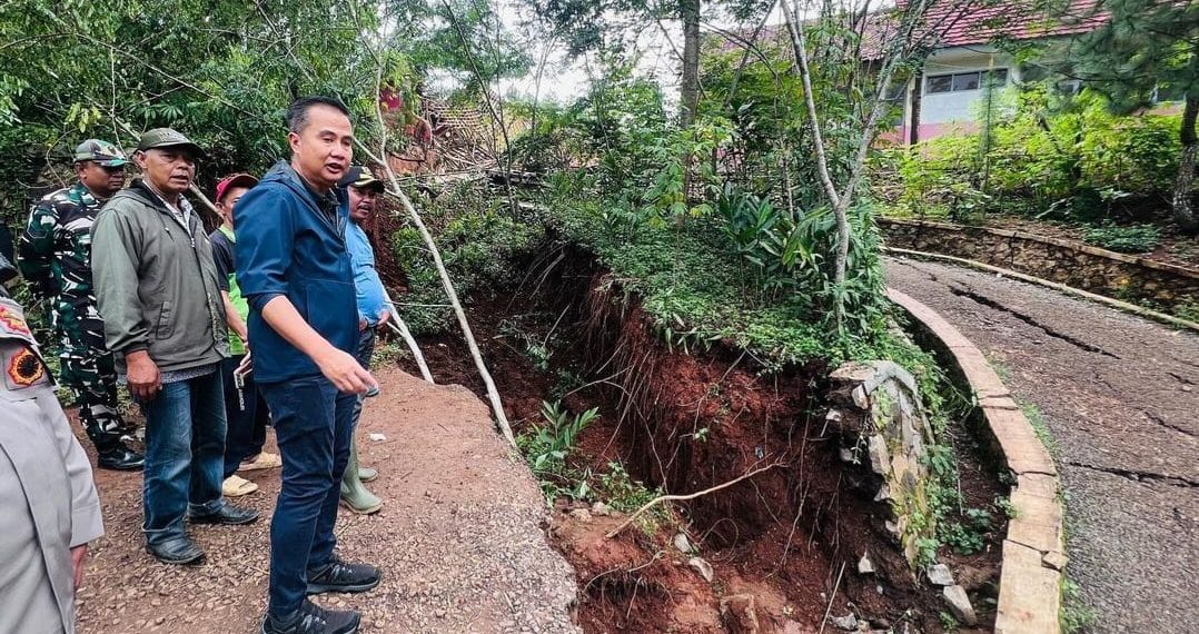 Bey Machmudin Minta Waspadai  Bencana Pergerakan Tanah di Bandung Barat
