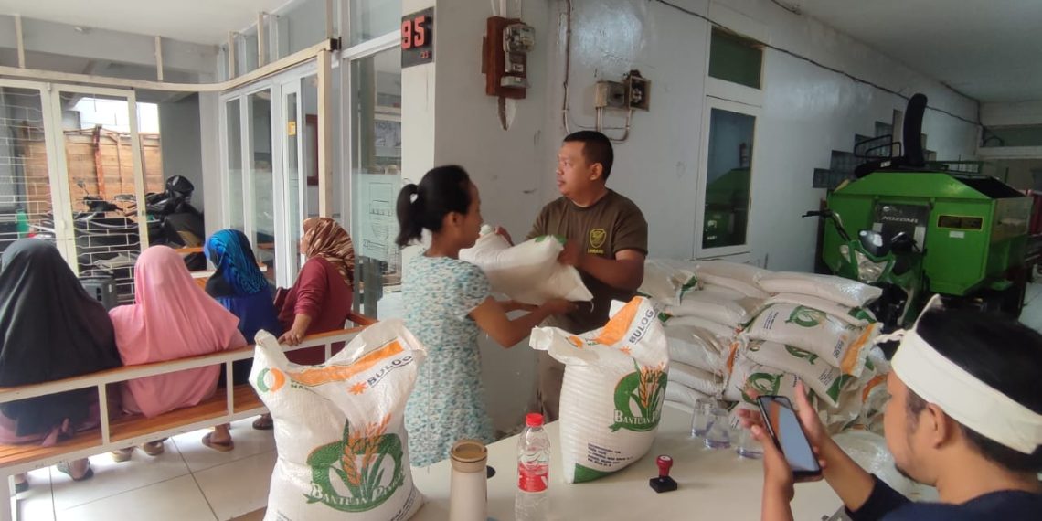 Jabar Tuntaskan Bantuan Pangan Beras Tahap 1 Tahun 2024 Salurkan pada 4,4 Juta KPM