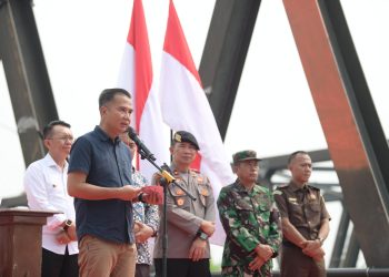 Peringati Hari Buruh Internasional, Bey  Ajak Buruh Hadirkan Kegiatan Positif
