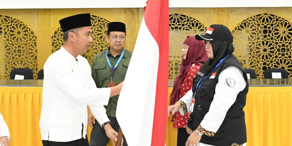 Bey Lepas Keberangkatan Jemaah Haji Kolter Pertama Embarkasi Jakarta-Bekasi