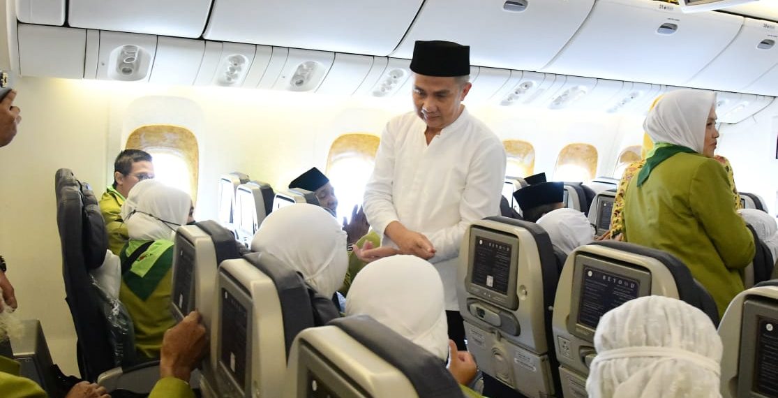 Kloter Subang Jadi Jemaah Haji Pertama Berangkat dari BIJB