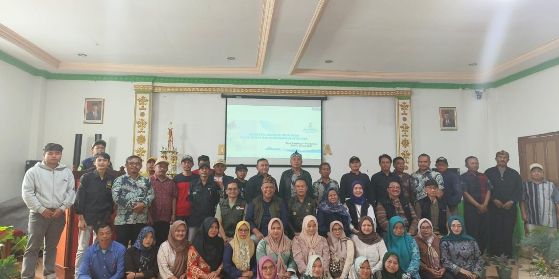 Bangkitkan Potensi Desa Wisata Tenjolaya: Program Abdimas Telkom University Bawa Terobosan