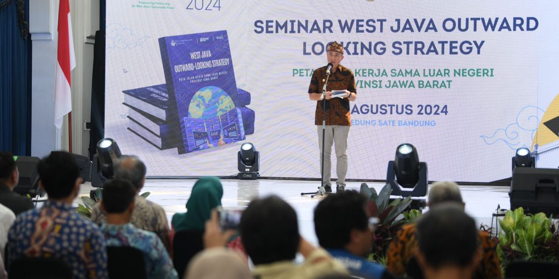 Buku Outward-Looking Strategy