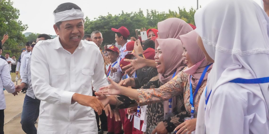 Jawa Barat Caang 2025″: KDM Targetkan Akhiri Kegelapan di Ratusan Ribu Rumah