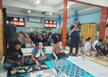 Jurnalis Nyantri: Mengalirkan Cahaya Kebenaran di Era Digital