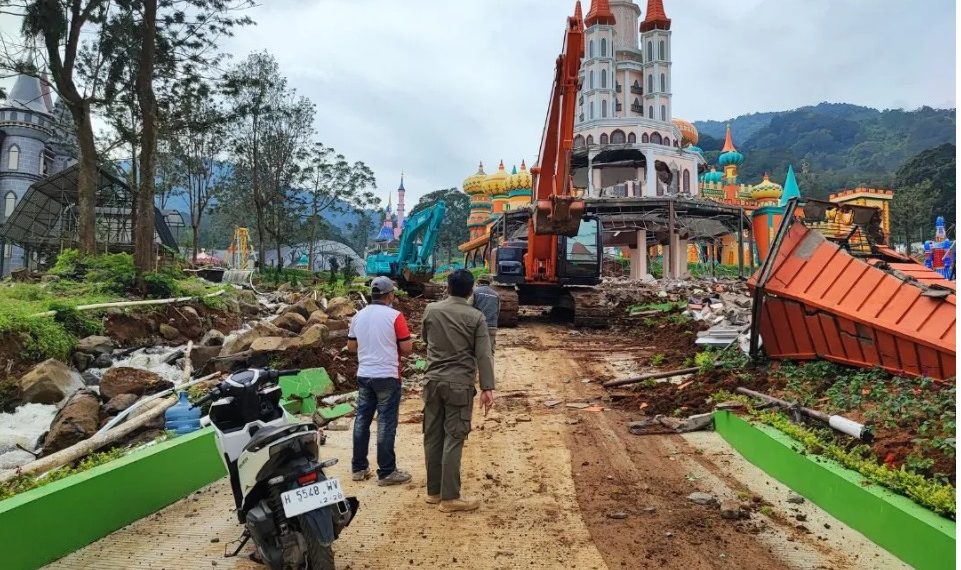 Satpol PP Jabar Baru Bongkar 2 dari 11 Wahana Hybisc Fantasy