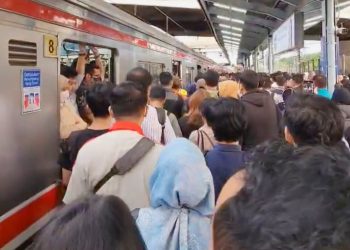 Lebaran Hari Ketiga, Lonjakan Pengguna Commuter Line Masih Tinggi