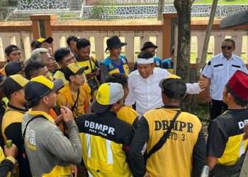 Dedi Mulyadi Instruksikan Setiap 1 KM Jalan Provinsi Dijaga Satu Petugas Kebersihan