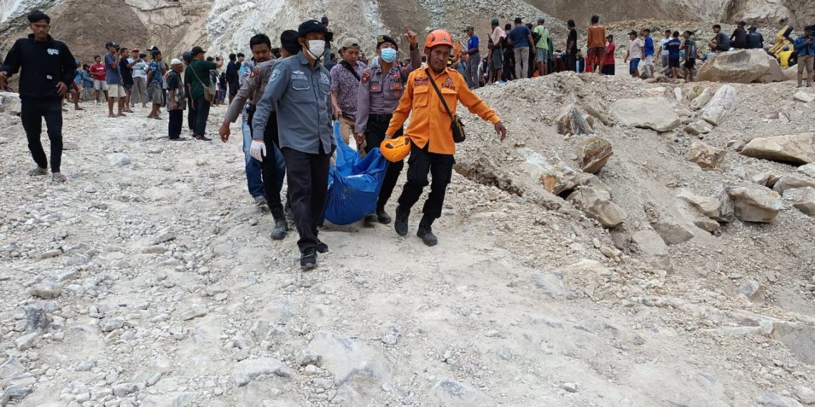 13 Tewas Tertimbun Longsor Tambang Gunung Kuda, Tambang Ditutup Permanen