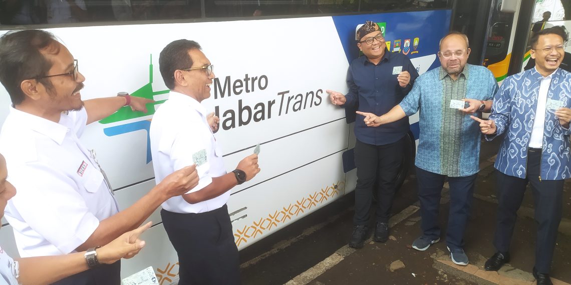 KAI Commuter Resmi Integrasikan Kartu Multi-Trip dengan Bus MJT