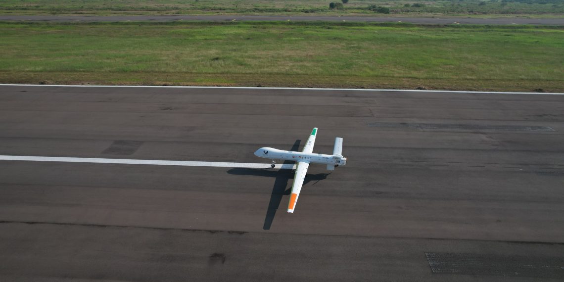 Drone MALE Uji Terbang Perdana di Kertajati Majalengka